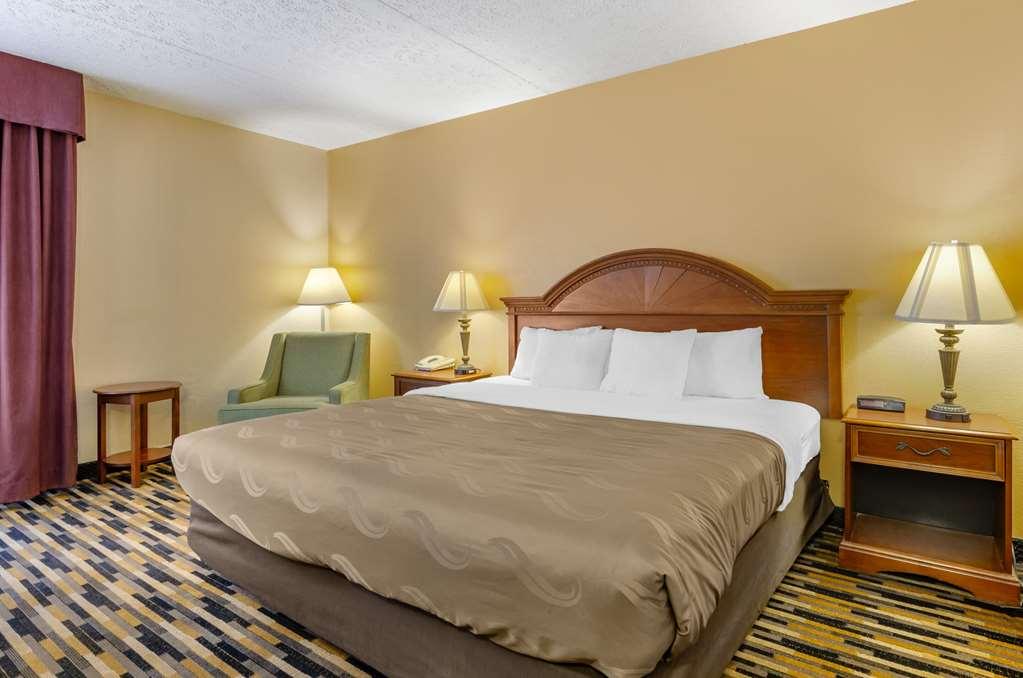 Comfort Inn Near Martinsville Speedway Room photo
