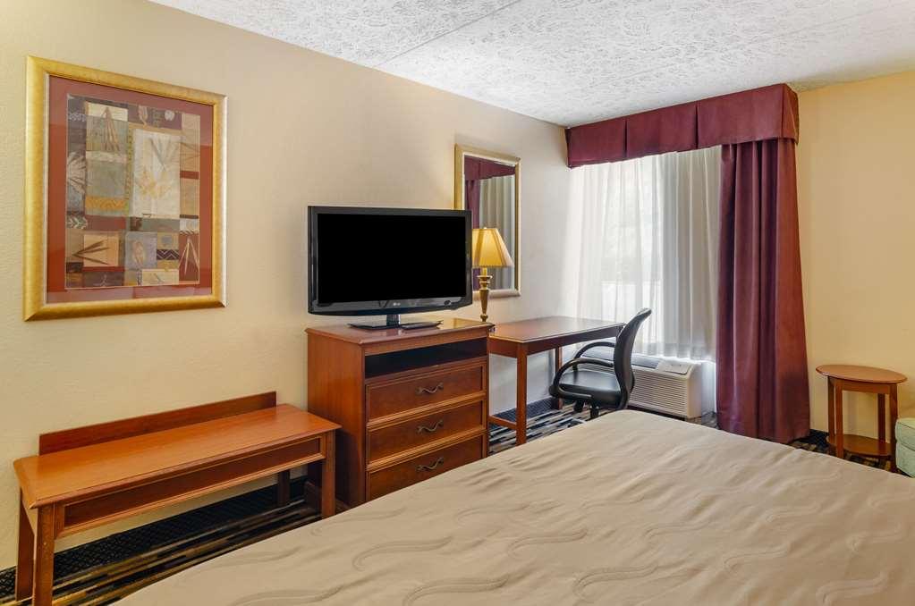 Comfort Inn Near Martinsville Speedway Room photo